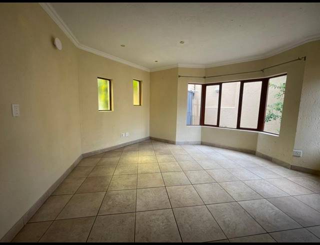3 BEDROOM PROPERTY TO RENT IN LYNNWOOD GLEN